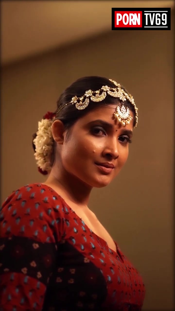 Divya Prabha – Beautiful angel shows off her body!!!