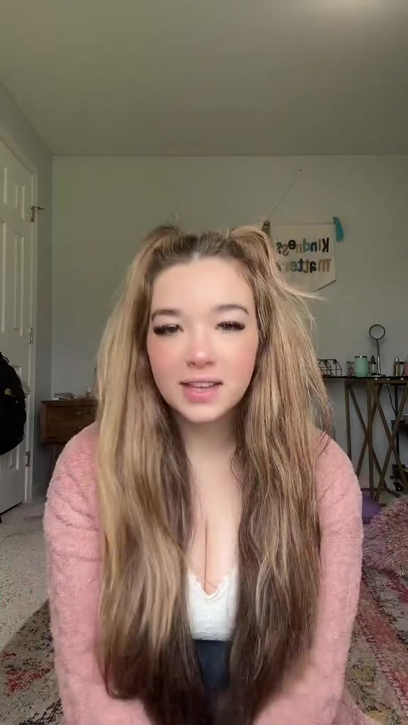 Baylen Dupree New Video Showing Off Her Huge Boobs