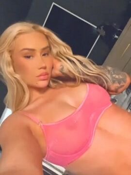 Iggy Azalea Shows Off Her Big Tits In See-Through Lingerie